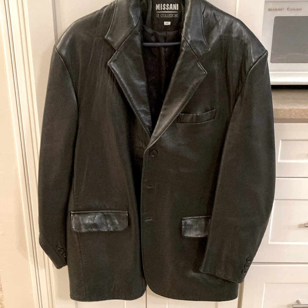 Men's Italian black leather jacket. Fully lined. Super soft. Lots of pockets